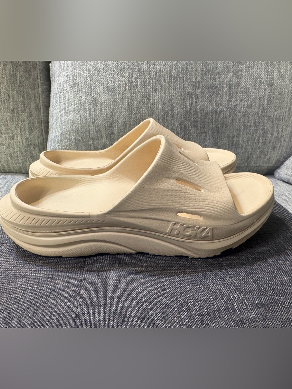 HOKA Ora Recovery Slide 3 Sandals Men’s 8 / Women’s 10 Cream